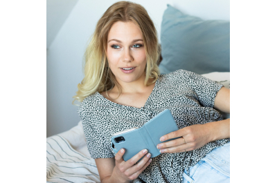 Selencia Echt Lederen Bookcase iPhone 12 (Pro) - Lichtblauw